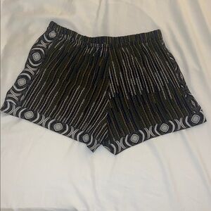 H&M Black/Green Aztec Print Shorts L / Size 10